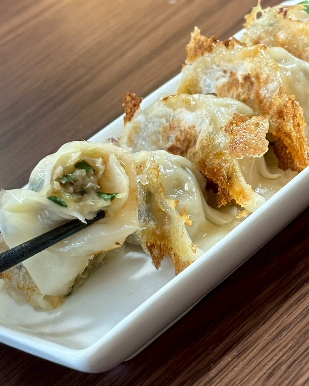 大垣ぎょうざ新家の餃子は、日本全国から厳選した